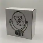 Montre sphérique en métal, symbole de la science et de l'astronomie, idéale pour la décoration de bureau ou d'étagère.