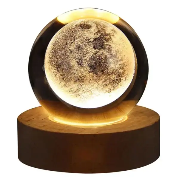 Lampe lune en suspension avec éclairage LED intégré, créant une ambiance chaleureuse et mystérieuse. Parfaite pour la décoration intérieure ou comme objet scientifique unique.