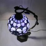 Lampe Tiffany en mosaïque, décoration de style vintage pour bureau ou salon.
