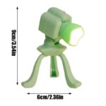 Petit pupitre scientifique en forme de cube vert avec lumière intégrée, idéal pour la décoration ou l'enseignement scientifique, mesurant 9 cm de haut et 6 cm de large.