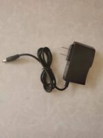 Piles secteur pour appareils électroniques, adaptateur d'alimentation avec câble, utilisé pour alimenter divers instruments scientifiques ou électroniques. Compact et pratique pour votre laboratoire o.