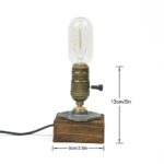 Lampe Edison vintage en bois et métal, parfait pour une décoration scientifique ou industrielle.