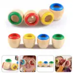 Anneaux en bois avec cercles colorés pour jeu éducatif.