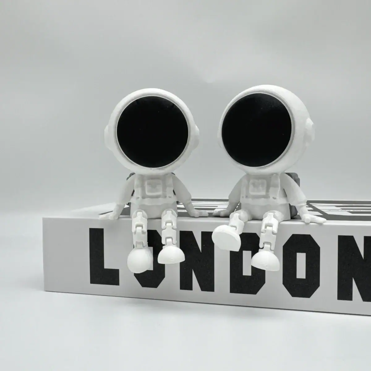 Accessoires de décoration d'astronautes modernes pour intérieur.