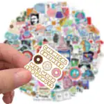 Panneau de stickers amusants sur le thème scientifique, avec des donuts et des éléments de laboratoire.
