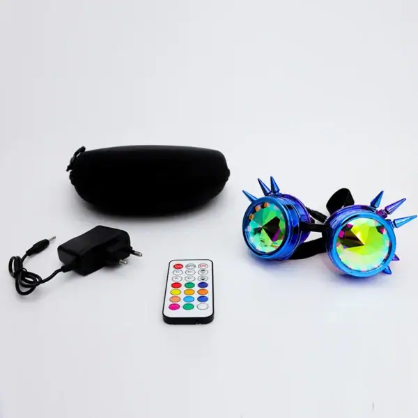 Lunettes de soleil colorées avec monture à piques et verres irisés, accompagnées d'une pochette, d'un chargeur et d'une télécommande. Parfaites pour une décoration scientifique ou un accessoire origin.