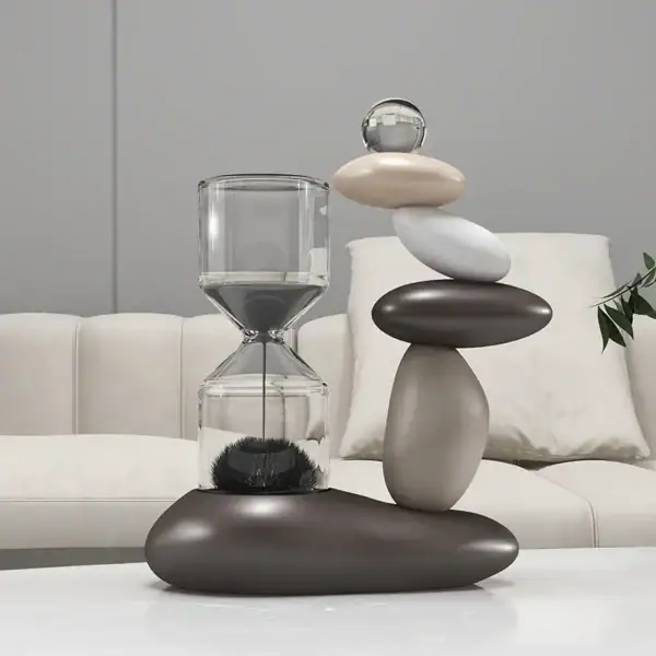 Horloge design en formes géométriques avec différentes textures et couleurs, idéale pour la décoration intérieure contemporaine.
