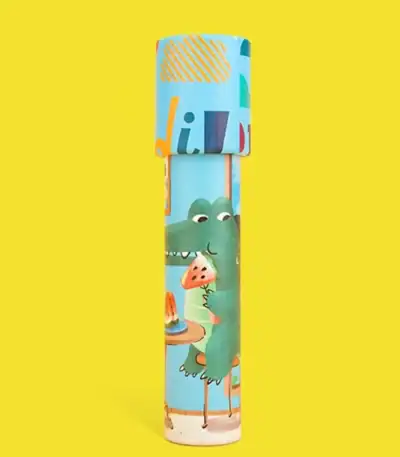 Pince à linge ludique en forme de crocodile avec design coloré, idéale pour la décoration de la maison ou pour ajouter une touche amusante à la buanderie.