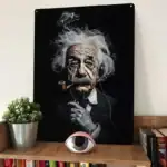 Portrait artistique d'Albert Einstein avec une pipe, mettant en valeur son visage emblématique et sa chevelure désordonnée.