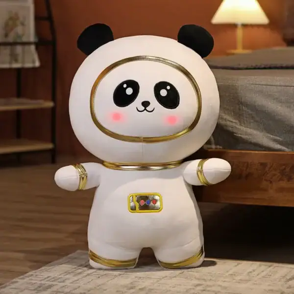 Peluche de robot panda mignon avec casque d'astronaute, décoratif et ludique, parfait pour la décoration scientifique ou pour les enfants.