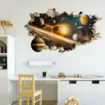 Décoration murale représentant un cosmos avec planètes, étoiles et galaxies, idéale pour une ambiance scientifique et inspirante dans une pièce.