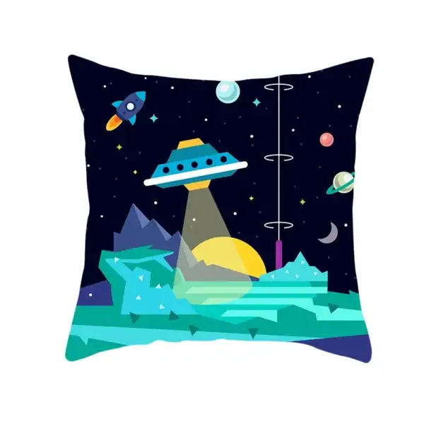 Coussin décoratif avec illustration d'un vaisseau spatial, de la lune, et d'un paysage extraterrestre dans un style graphique coloré et moderne.