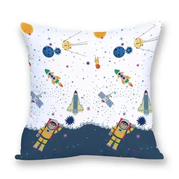 Coussin décoratif avec motif d'exploration spatiale, astronautes, fusées et planètes, parfait pour une décoration thématique scientifique ou pour les amateurs d'astronomie.