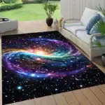 Tapis avec motif de galaxie cosmique, idéal pour décoration intérieure moderne et originale.