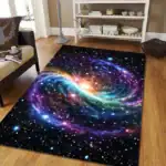 Baladez-vous dans l'univers avec ce tapis représentant une galaxie colorée et étoilée, parfait pour une décoration intérieure inspirante et cosmique.