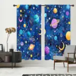Vitrage avec motif planètes et étoiles pour décoration intérieure.
