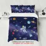 Housse de couette et taies d'oreiller à thème spatial avec astronautes, planètes et étoiles pour décoration de chambre d'enfant.