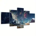 Panneau mural artistique représentant un paysage spatial avec montagnes enneigées, ciel étoilé, galaxie et planètes, idéal pour décoration scientifique ou cosmique.