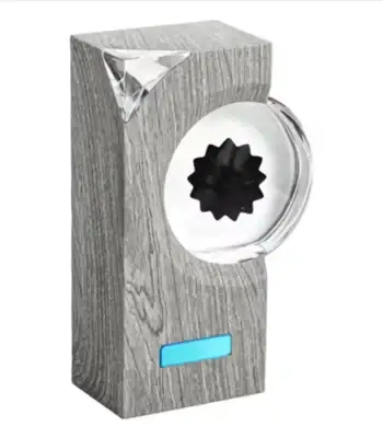 Pupitre de laboratoire en bois avec dispositif scientifique, idéal pour expériences éducatives et démonstrations scientifiques. Conception moderne et fonctionnelle pour un usage pédagogique.