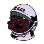 Casque d'astronaute avec symbole soviétique, représentant la conquête spatiale soviétique. Idéal pour la décoration scientifique ou pour les passionnés d'histoire spatiale.