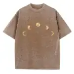 Vêtement T-shirt avec motif de phases de la lune en style vintage.