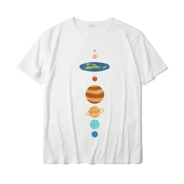 T-shirt blanc avec illustration colorée représentant les planètes du système solaire, parfait pour les amateurs de sciences et d'astronomie.