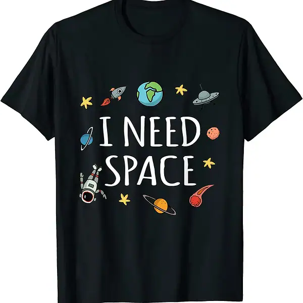 Vérifiez ce t-shirt noir avec le texte "I NEED SPACE" entouré de dessins de planètes, d'astres, d'une fusée, d'un astronaute et d'une soucoupe volante, parfait pour les amateurs d'astronomie et de sci.