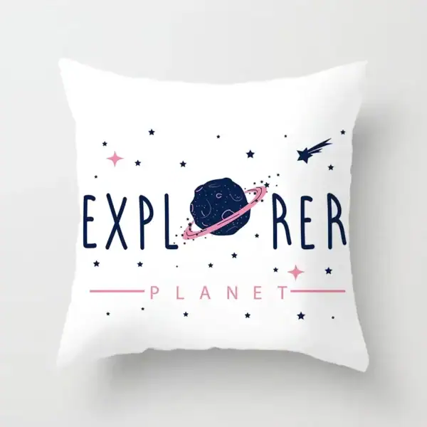 Coussin blanc avec illustration d'une planète, étoiles et comète, portant le texte "Explorer Planète" pour une décoration thématique scientifique.