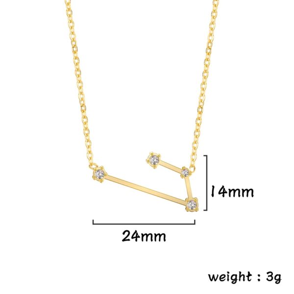 Collier géométrique en or avec diamants, design moderne et élégant, idéal pour un style sophistiqué.