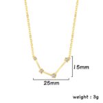 Collier en or avec 4 diamants, design inspiré d'éléments scientifiques, longueur 25mm, épaisseur 15mm, poids 3g, parfait pour un style sophistiqué et unique.