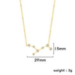 Collier en or avec motif constellation orné de diamants, longueur 29mm, hauteur 15mm, poids 3g. Bijou élégant inspiré de l'astronomie, parfait pour une touche sophistiquée.