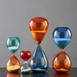 Horloges de sable colorées et modernes, décorations originales pour intérieur, objets de décoration en verre, design contemporain, accessoires de décoration élégants.
