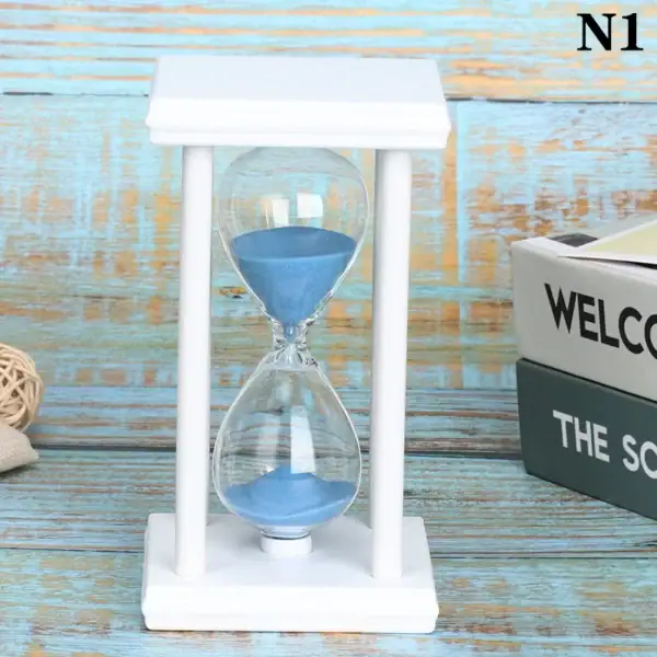 Horloge sablier en verre avec sable bleu, décoration scientifique élégante pour bureau ou étagère.