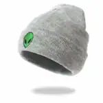 Bonnet en laine gris avec un logo extraterrestre vert brodé, parfait pour un style décontracté et original.