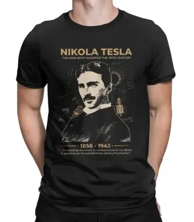 T-shirt noir avec portrait de Nikola Tesla, inventeur et ingénieur, illustrant sa contribution à la science et à la technologie.