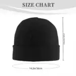 Bonnet en laine noir chaud, parfait pour l'hiver, avec une coupe classique et une texture douce. Taille universelle, convient à tous les styles et toutes les saisons froides.