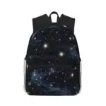 Sac à dos avec design céleste représentant des constellations et étoiles brillantes, idéal pour les amateurs d'astronomie et de décoration scientifique.