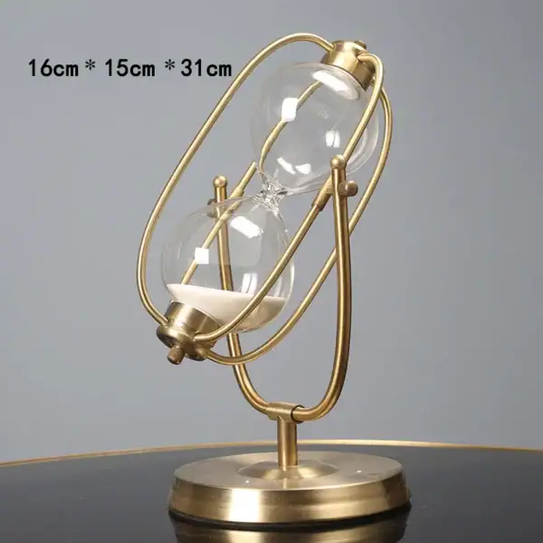 Horloge décorative en verre et métal doré, inspirée d'une structure scientifique, idéale pour la décoration de bureau ou d'étudiant, dimensions 16cm x 15cm x 31cm.