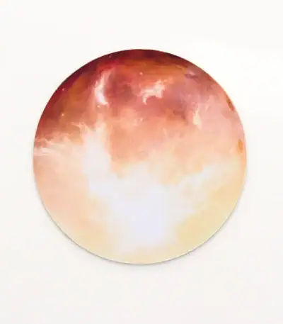 Panneau en verre représentant une lune avec dégradé de couleurs chaudes, évoquant un coucher de soleil ou une phase lunaire.