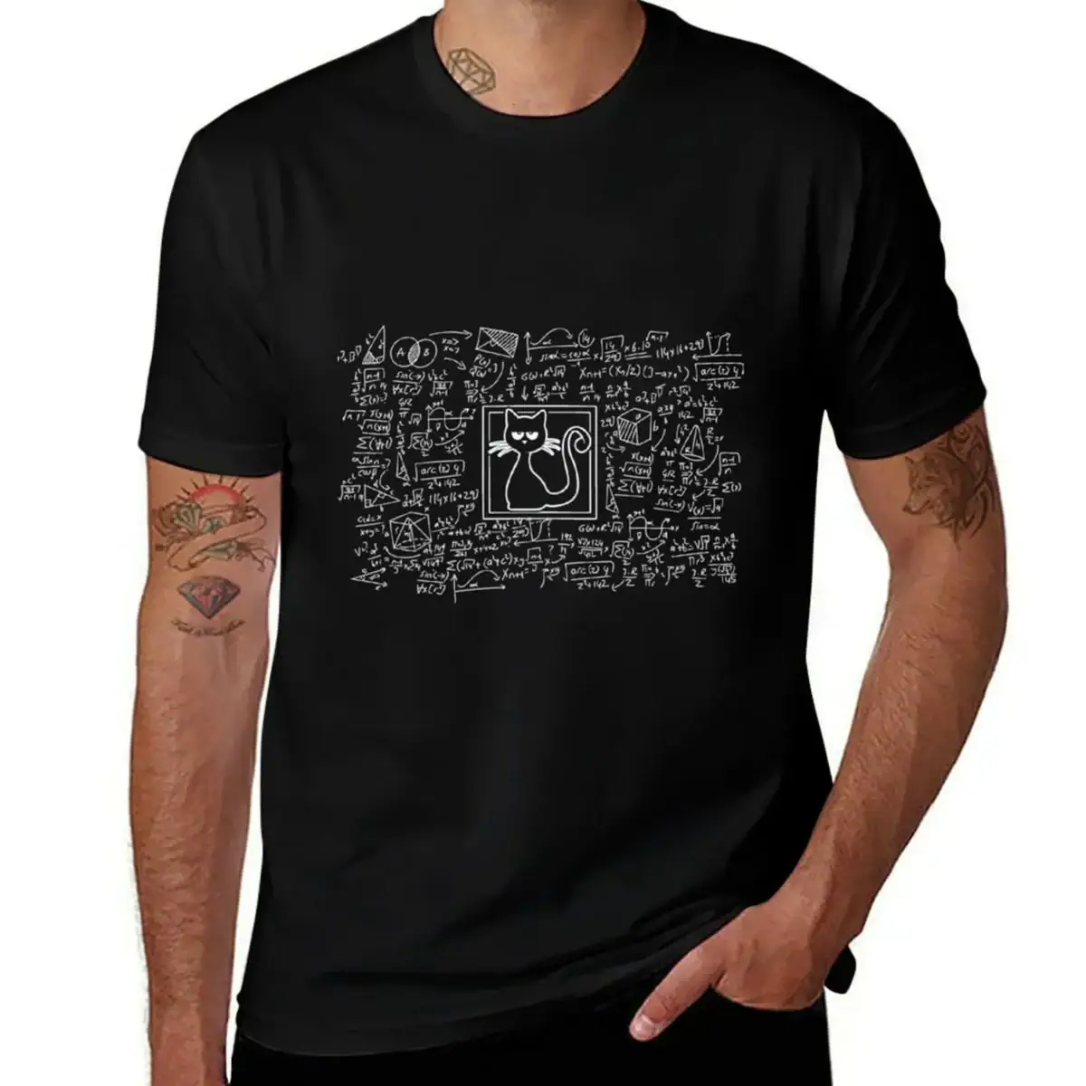 T-shirt noir avec illustration de chat et formules mathématiques, parfait pour les amateurs de science et de décoration geek.