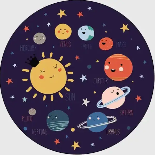 Illustration colorée du système solaire avec le Soleil souriant et les planètes Mercure, Vénus, Terre, Mars, Jupiter, Saturne, Uranus, Neptune et Pluton, dans un fond étoilé.