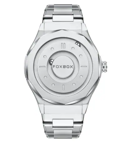 Montre moderne en acier inoxydable avec cadran minimaliste et design innovant, idéale pour les amateurs de gadgets scientifiques et de décoration d'intérieur inspirée de la science.