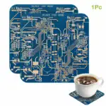 Puce électronique bleue avec circuits complexes, idéale pour décoration ou projets éducatifs.