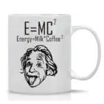Tasse en céramique avec illustration d'Einstein et la formule célèbre E=MC², humoristique et scientifique, idéale pour les amateurs de science et de physique.