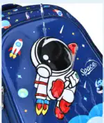Sac à dos enfant avec design d'astronaute et motif spatial, idéal pour les amateurs d'espace et d'aventure. Parfait pour l'école ou les activités en plein air.