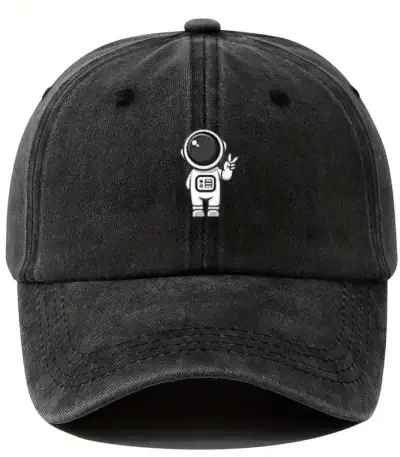 Casquette noire avec logo d'astronaute blanc.