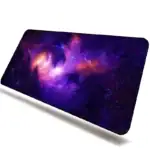 Panneau décoratif représentant une galaxie colorée avec des nuances de violet, rose et bleu, évoquant l'univers et la science.