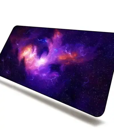 Panneau décoratif représentant une galaxie colorée avec des nuances de violet, rose et bleu, évoquant l'univers et la science.