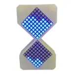 Panneau lumineux LED en forme de sablier avec des carrés bleus illuminés, idéal pour la décoration scientifique ou moderne.
