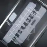 Pipette de laboratoire en verre gradué avec mesures précises de 0 à 150 ml, utilisée pour le transfert précis de liquides en laboratoire scientifique.